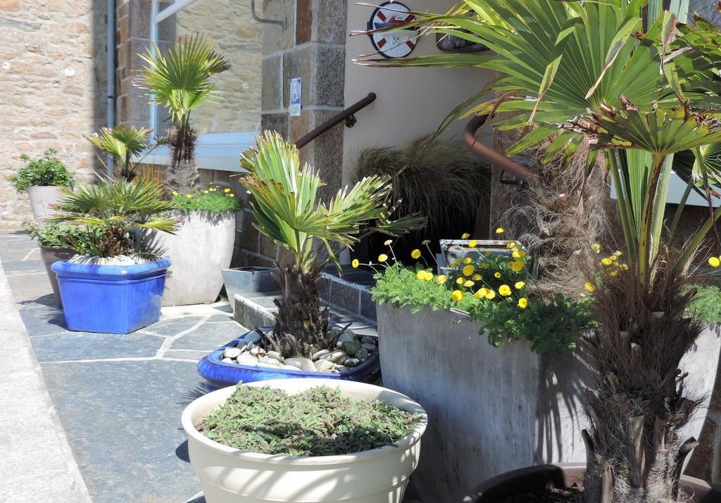 Hotel Aux Tamaris - Vue Mer Roscoff Exterior foto